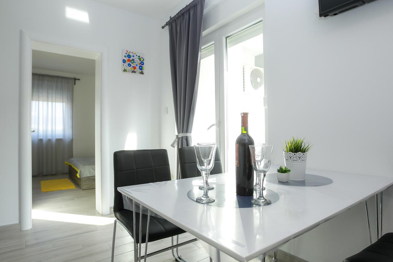 Privilege Pool Apartments Novalja Buitenkant foto