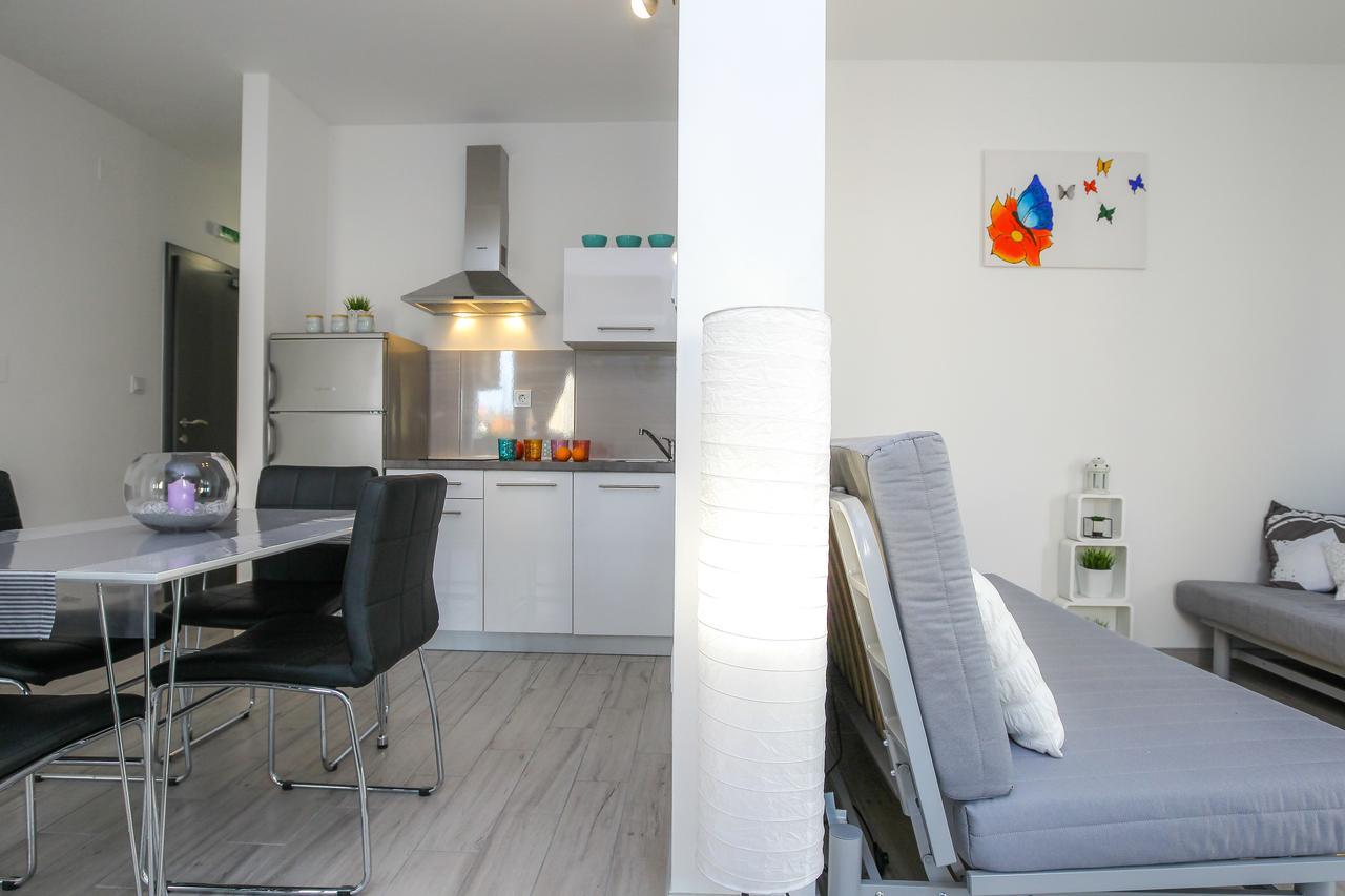 Privilege Pool Apartments Novalja Buitenkant foto